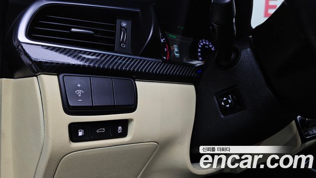 Kia K7 2017 — photo 13