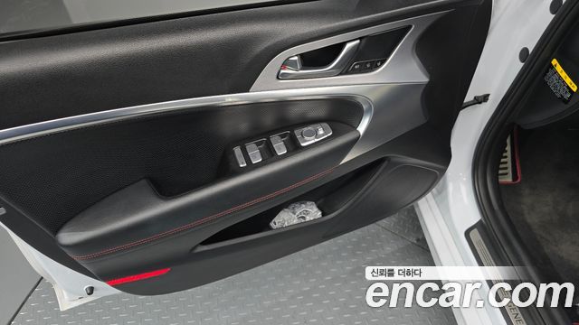 Genesis G70 2018 — photo 14