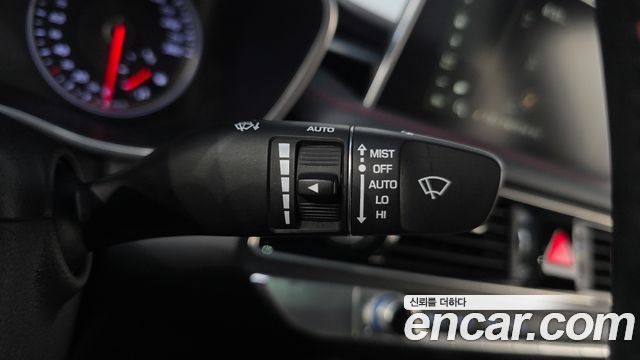 Genesis G70 2018 — photo 33