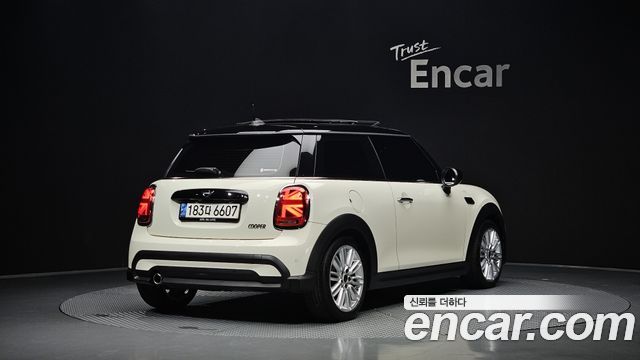 Mini Cooper 2022 — photo 2