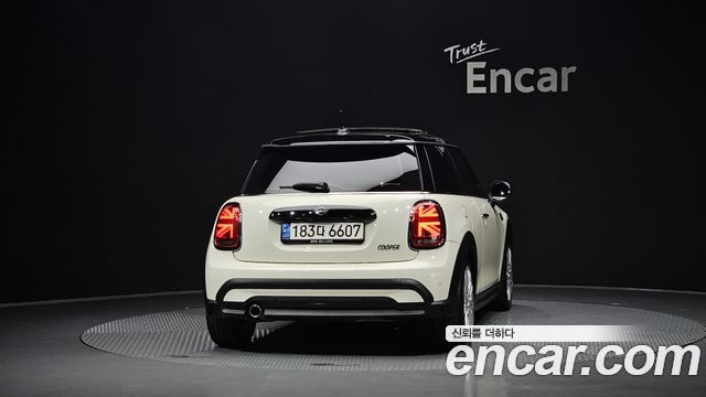 Mini Cooper 2022 — photo 4