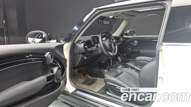 Mini Cooper 2022 — photo 13