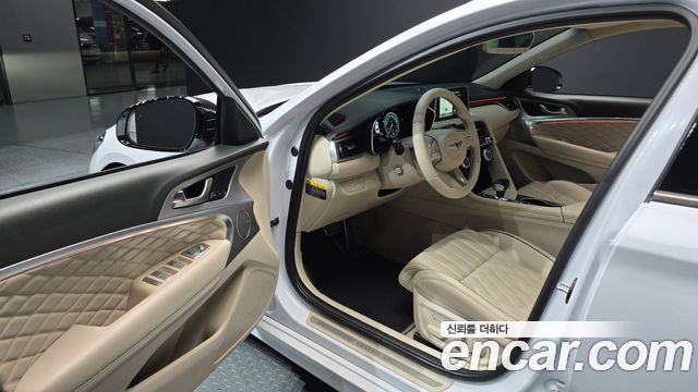 Genesis G70 2019 — photo 13