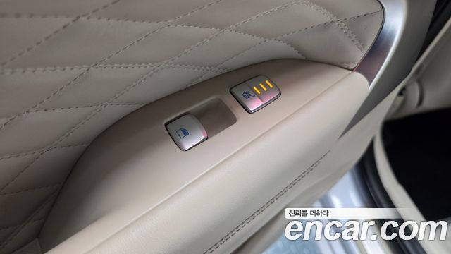 Genesis G70 2019 — photo 28