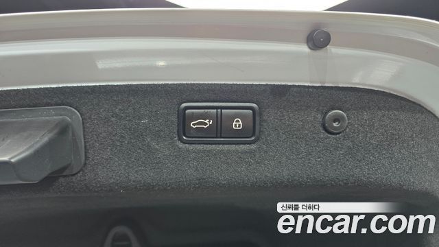 Genesis G70 2019 — photo 32
