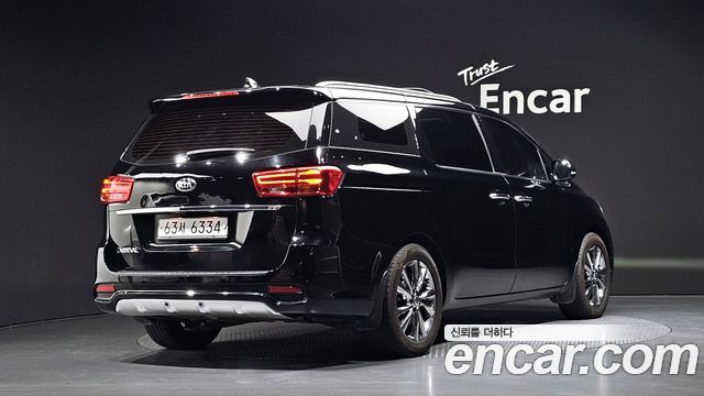 Kia Canival 2019 — photo 2