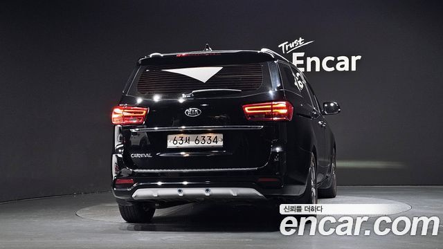 Kia Canival 2019 — photo 4