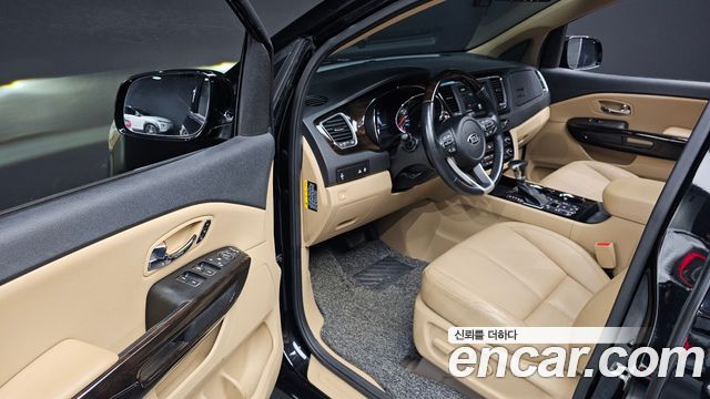 Kia Canival 2019 — photo 10