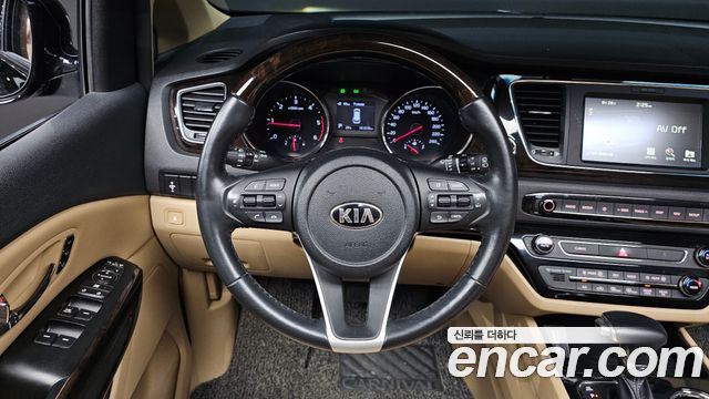 Kia Canival 2019 — photo 12