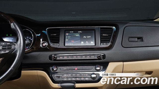 Kia Canival 2019 — photo 14