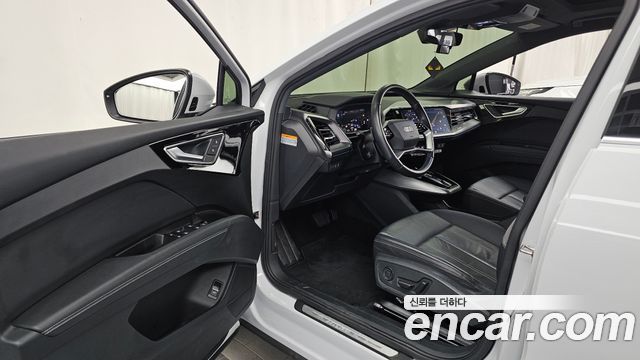 Audi Q4 e-tron 2022 — photo 13