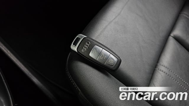 Audi Q4 e-tron 2022 — photo 21