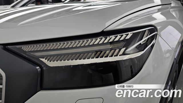 Audi Q4 e-tron 2022 — photo 8