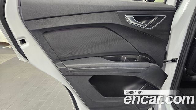 Audi Q4 e-tron 2022 — photo 15