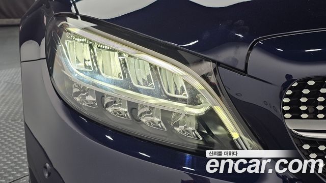Mercedes-Benz C-Class 2019 — photo 7