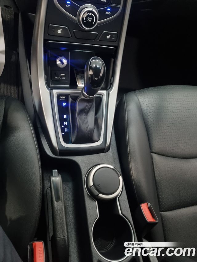 Hyundai AVANTE 2014 — photo 7