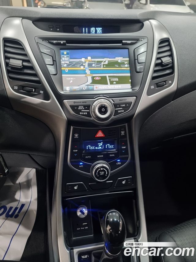 Hyundai AVANTE 2014 — photo 8