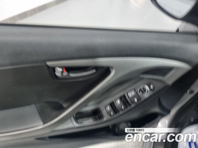 Hyundai AVANTE 2014 — photo 10