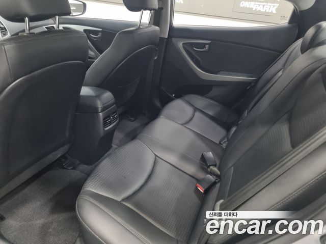 Hyundai AVANTE 2014 — photo 12