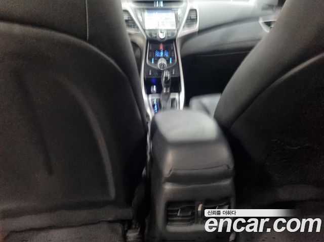 Hyundai AVANTE 2014 — photo 14