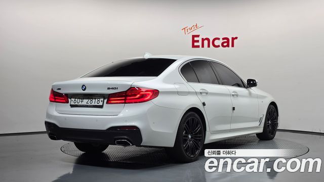 BMW 5-Series 2018 — photo 2
