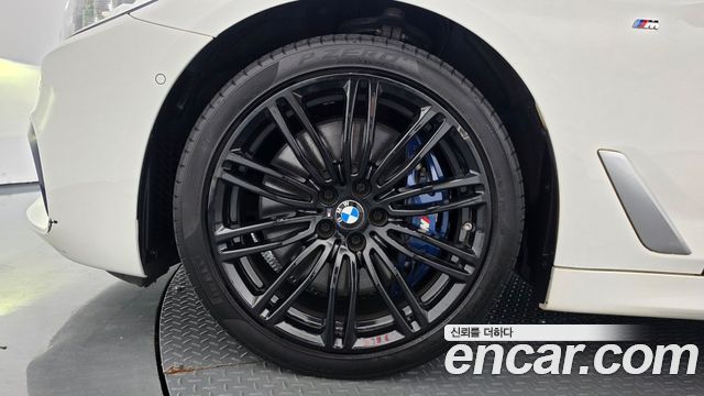 BMW 5-Series 2018 — photo 5