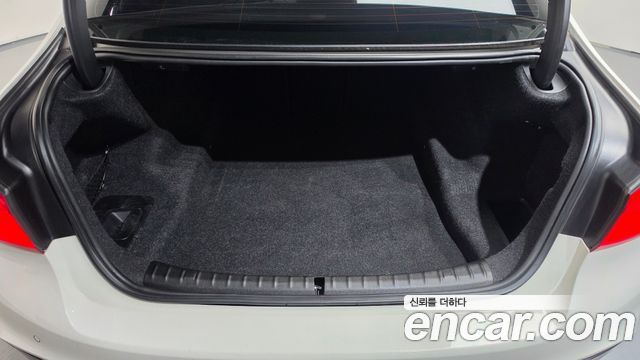BMW 5-Series 2018 — photo 24