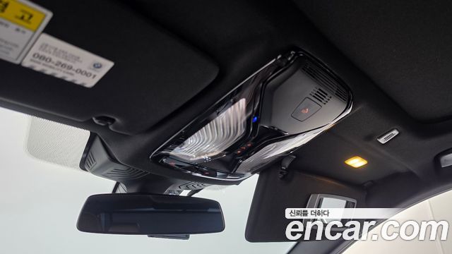 BMW 5-Series 2018 — photo 26