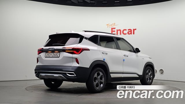 Kia Seltos 2023 — photo 2