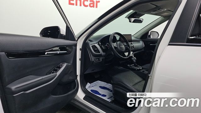 Kia Seltos 2023 — photo 10
