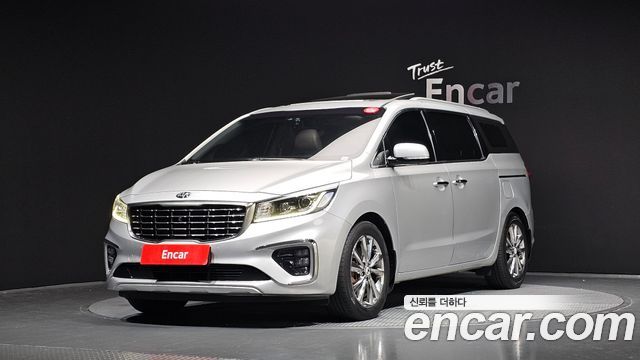 Kia Canival 2019 — photo 1