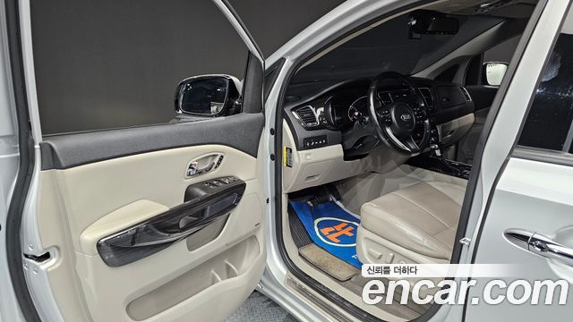 Kia Canival 2019 — photo 10
