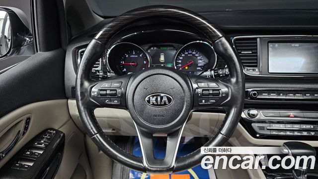 Kia Canival 2019 — photo 14
