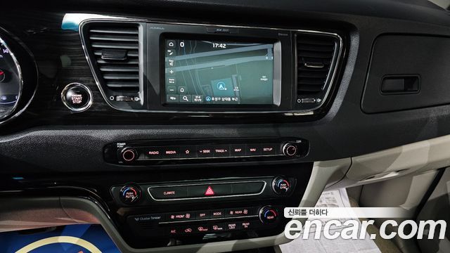 Kia Canival 2019 — photo 15