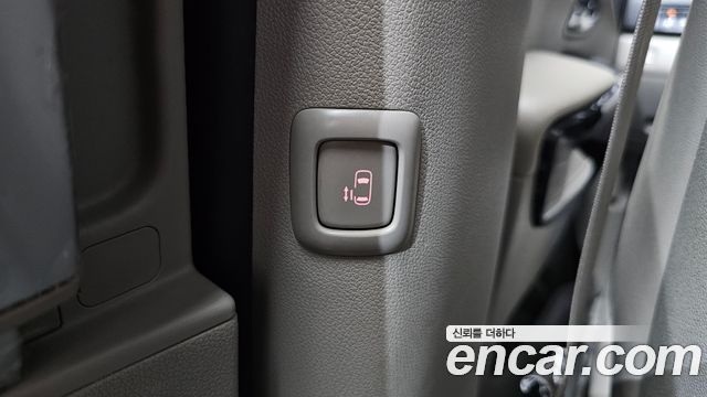 Kia Canival 2019 — photo 17