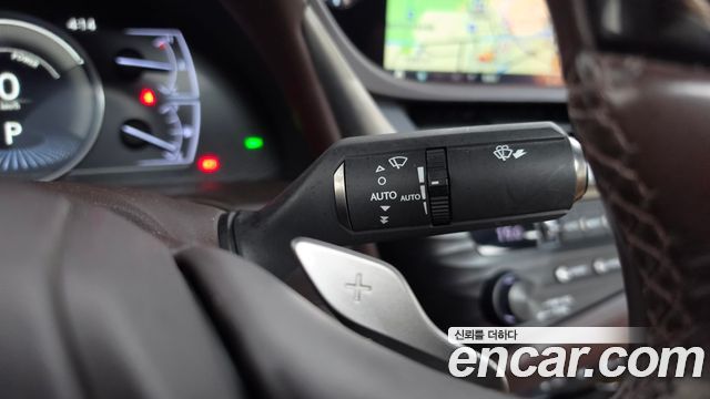 Lexus ES 2019 — photo 28