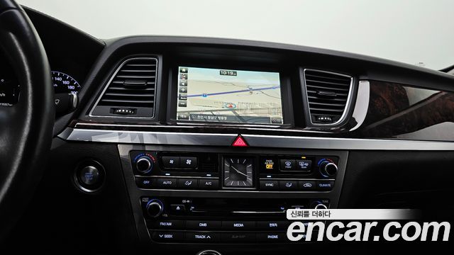 Hyundai Genesis 2016 — photo 16