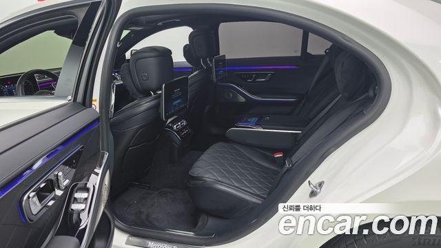 Mercedes-Benz S-Class 2022 — photo 17