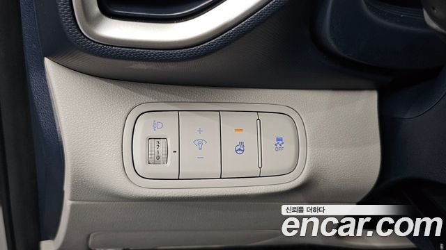 Hyundai Venue 2024 — photo 25