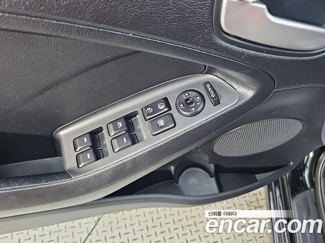 Kia K3 2013 — photo 17