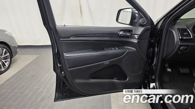 Jeep Cherokee 2021 — photo 14
