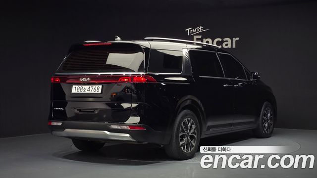 Kia Canival 2022 — photo 2