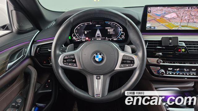 BMW 5-Series 2021 — photo 20