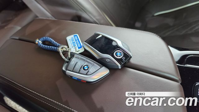 BMW 5-Series 2021 — photo 22