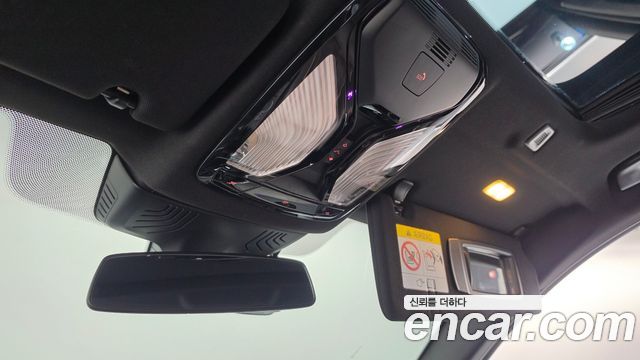 BMW 5-Series 2021 — photo 28
