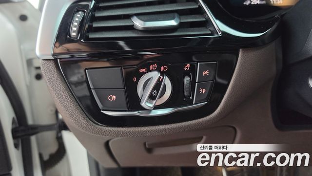 BMW 5-Series 2021 — photo 41