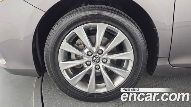 Toyota Camry 2017 — photo 5