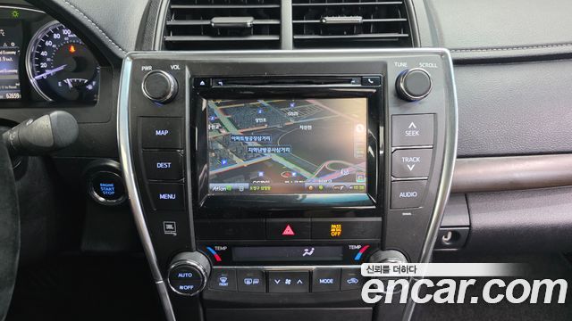 Toyota Camry 2017 — photo 14