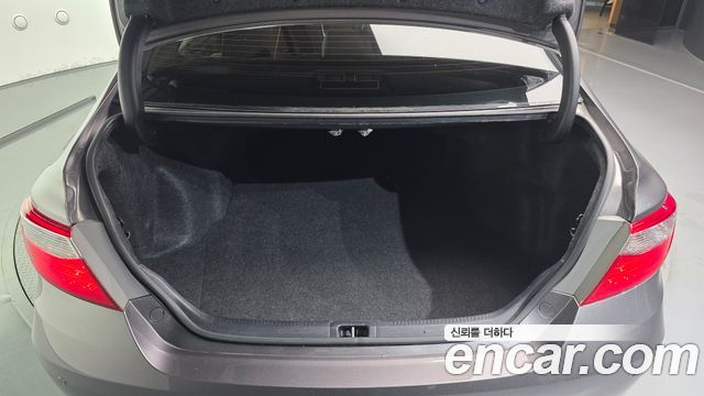 Toyota Camry 2017 — photo 20