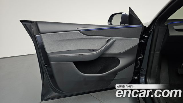 Tesla Model Y 2026 — photo 14